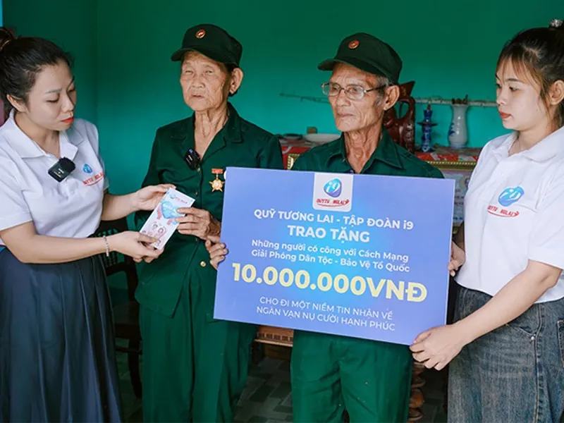 Hình ảnh mô tả đội ngũ hỗ trợ khách hàng chuyên nghiệp của LC88, sẵn sàng giải đáp mọi thắc mắc và hỗ trợ người chơi.